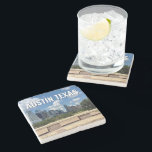 オースティンテキサス州シティスカイライン写真 ストーンコースター<br><div class="desc">このオースティンモダンテキサス州の土産コースターは、街のスカイラインの上に美しい青い空と雲を備えている。都市のダウンタウンとかわいらしその場所の自然の美しいを象徴する緑の木に対する新しい建物のすべて。バトラー素晴らしパーク、リズ大工のスプラッシュパッド、講堂ショアを探索するのが好きな訪問者や地元のオウスティニーのための旅行記念品ギフト。</div>