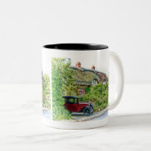 オースティン7の外側はコテッジをかやぶきにしました ツートーンマグカップ (正面右)