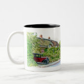 オースティン7の外側はコテッジをかやぶきにしました ツートーンマグカップ (左)