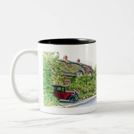 オースティン7の外側はコテッジをかやぶきにしました ツートーンマグカップ (左)