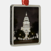オースティン、夜のテキサス州の州の国会議事堂 メタルオーナメント (右)