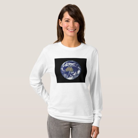 オーストラリアと海を中心とした完全に照らされた地球 Tシャツ (正面フル)