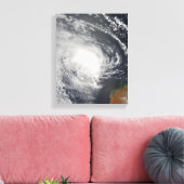 オーストラリアに接近する熱帯低気圧ヤコブ キャンバスプリント (インサイチュ (リビング))