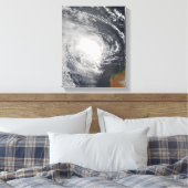 オーストラリアに接近する熱帯低気圧ヤコブ キャンバスプリント (インサイチュ (寝室))