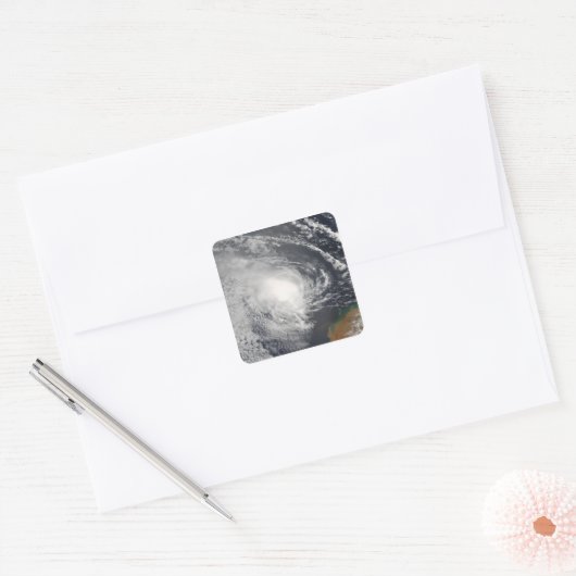 オーストラリアに接近する熱帯低気圧ヤコブ スクエアシール (封筒)