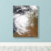 オーストラリアに来ある熱帯低気圧マグダ海岸 キャンバスプリント (インサイチュ (ウッドフロア))