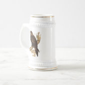 オーストラリアのくさびによって後につかれるワシ。 巨大な肉食鳥 ビールジョッキ (正面左)