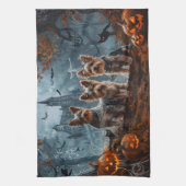 オーストラリアのテリアハロウィーンナイトドギー喜び キッチンタオル (縦)