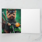 オーストラリアのテリア車でバイクを運転する聖パトリックの日 カード (内部)