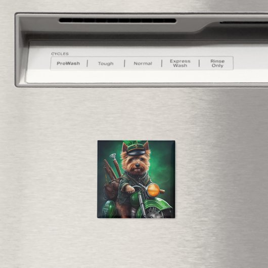 オーストラリアのテリア車でバイクを運転する聖パトリックの日 マグネット (インサイチュ (食洗機))