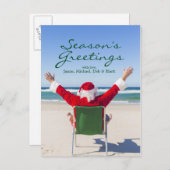 オーストラリアのビーチでリラックスしているサンタ シーズンポストカード (正面/裏面)