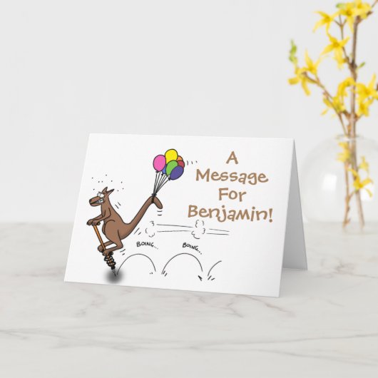 オーストラリアのユーモアのカンガルー漫画イラストレーション カード (黄色い花)