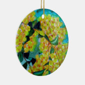 オーストラリアの固有種であるワッテルの黄色い花のアート セラミックオーナメント (右)