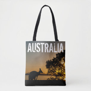 オーストラリアの夕暮れ時のカンガルー トートバッグ