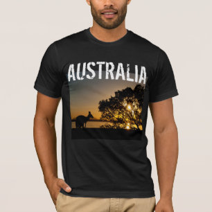 オーストラリアの日没のブラックカンガルー Tシャツ
