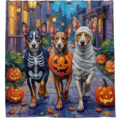 オーストラリアの牛のハロウィーンでのトリックまたは治療 シャワーカーテン (正面)