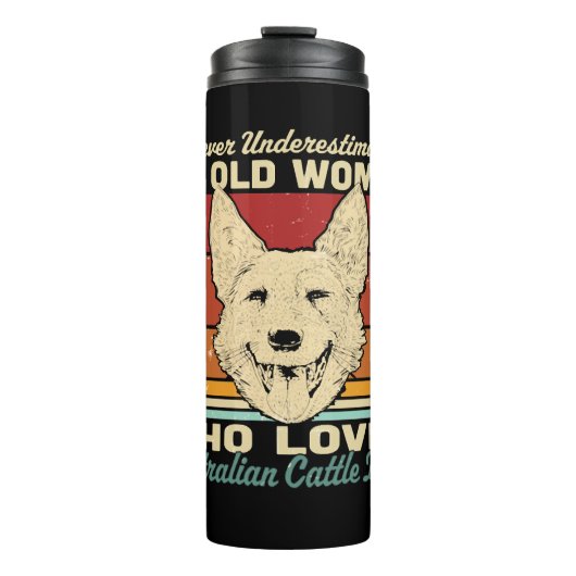 オーストラリアを愛する老婆を決して過小評価しない タンブラー (正面)