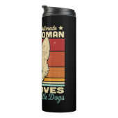 オーストラリアを愛する老婆を決して過小評価しない タンブラー (回転右)