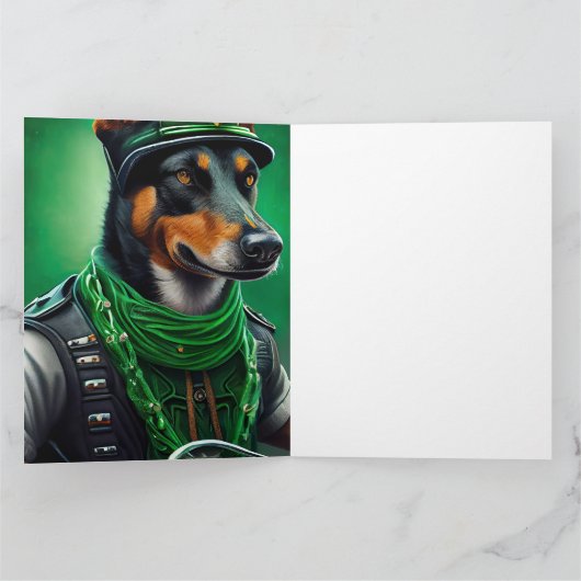 オーストラリアン・ケルピーが自転車に乗ってセントパトリックデーを祝う カード (内部)