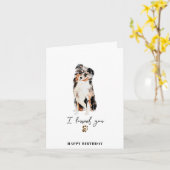 オーストラリアン・シェパードの母犬の仔犬ペットの足の誕生日 カード (黄色い花)