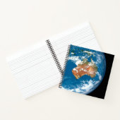 オーストラリア上空に雲を見せる惑星の地球。 ノートブック (内部)