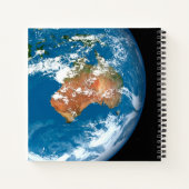 オーストラリア上空に雲を見せる惑星の地球。 ノートブック (裏面)