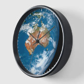 オーストラリア上空に雲を見せる惑星の地球。 壁時計 (傾斜)