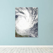オーストラリア上空の熱帯低気圧 キャンバスプリント (インサイチュ (ウッドフロア))