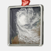オーストラリア沖の熱帯低気圧オフェリア メタルオーナメント (左)