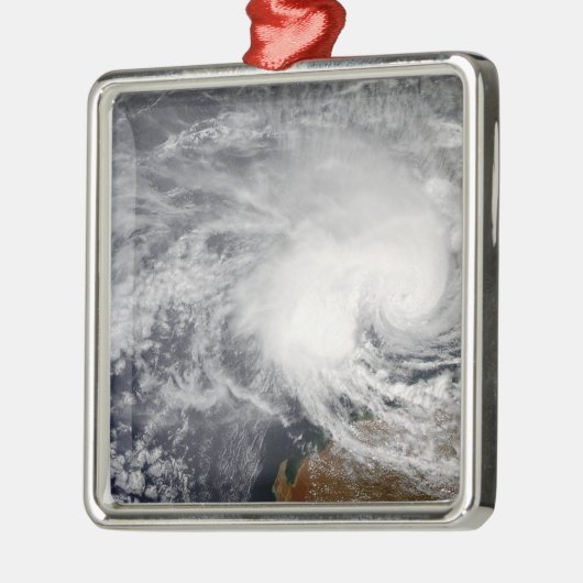 オーストラリア沖の熱帯低気圧ニコラス メタルオーナメント (左)