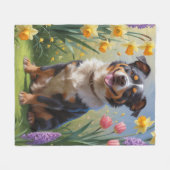 オーストラリア牛の犬絵を描春の花 フリースブランケット (正面(横))