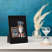 オーストラリア考えの飼い犬が犬にクール向かう フォトプラーク (側面)