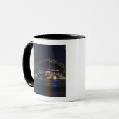 オーストラリア、シドニー。シドニー港は夜。 マグカップ (正面左)