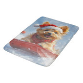 オーストラリア・テリアのスレッジで雪のクリスマスを過ごす バスマット (アングル)