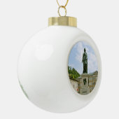 オーストリアのザルツブルグにあるモーツァルト記念碑 セラミックボールオーナメント (左)