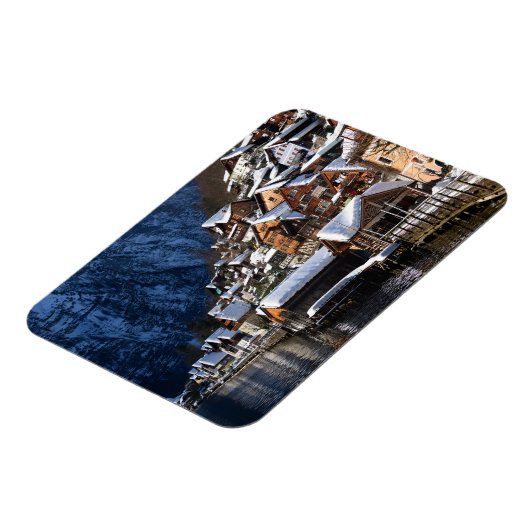 オーストリアのハルスタットにある木製の湖畔の家 マグネット (左側)