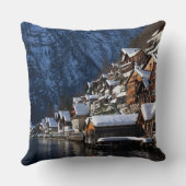 オーストリアのハルスタットにある木製の湖畔住宅 クッション (裏面)