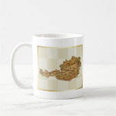 オーストリアの旗 + 地図のマグ コーヒーマグカップ (左)