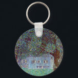 オーストリア上州の農家（Gustav Klimt） キーホルダー<br><div class="desc">オーストリア上州の農家（1912年）- グスタフ・クリムトによるヴィクトリア時代のシンボリズム芸術の絵画。木々と花畑のある農家の納屋の自然の風景。大きな木造の建物には窓がある。
アーティストについて：
グスタフ・クリムト（1862-1918年）は、オーストリアのシンボリズム画家で、ウィーンのアール・ヌーヴォー運動の最も著名なメンバーの一人である。</div>