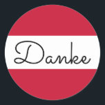 オーストリア国旗の色だんけ ラウンドシール<br><div class="desc">Danke ... オーストリアの旗の色に対して感謝してい、あなたメッセージのドイツ語。モノリン書道のモダンスタイルを変更しお洒落て、独自の文字メッセージを作カスタム成できます。フォントの違うスタイル、サイズと色を試し、独自のタイポグラフィステッカーを作るために文字デザインをパーソナライズする。</div>