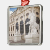 オーストリア、ウィーン、ベルベデレ宮殿、アッパー メタルオーナメント (左)