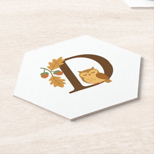 オータムアルファベットモノグラム文字D – オークL付きフクロウ ペーパーコースター (アングル)