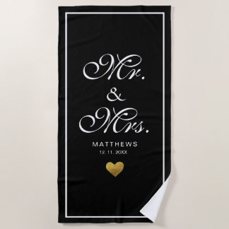オーダーメイドのブラックゴールドのハート型ラブ Mr. & Mrs. ビーチタオル