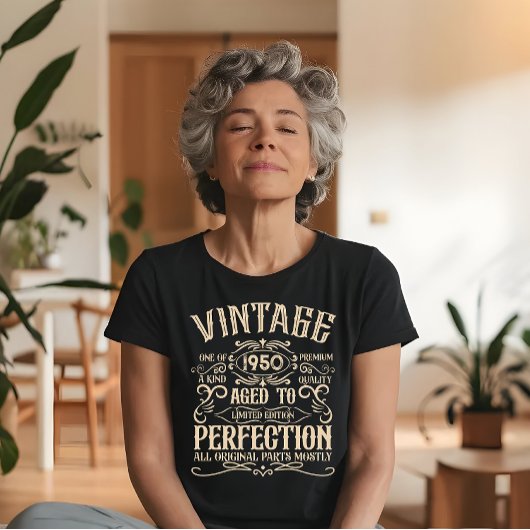 オーダーメイドのヴィンテージ75歳の誕生日ウイスキーテーマ Tシャツ