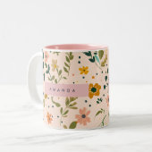 オーダーメイドの幻想的な野の花の草原 ツートーンマグカップ (正面左)