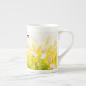 オーダーメイドの抽象的な春の草原 ボーンチャイナマグカップ (右)