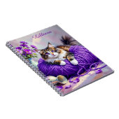 オーダーメイドの紫色の毛糸と花の猫 ノートブック (右側)
