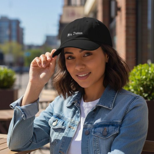 オーダーメイドの花嫁のためのハネムーンギフト、 カスタム ミセス 刺繍入りキャップ