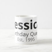 オーダーメイドの誕生日マグカップ – 名前、役職、年 コーヒーマグカップ (中央)