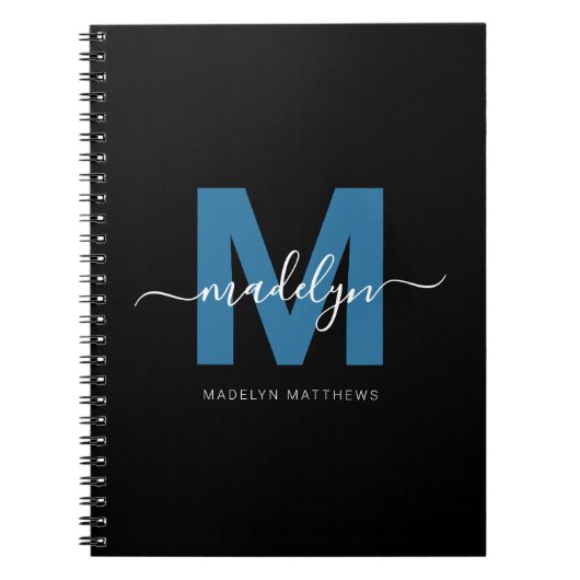 オーダーメイドの青い筆記体名前イニシャルモノグラム ノートブック (正面)